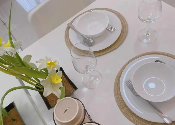 A&j Luxury Staycation - Field Residences 公寓式飯店